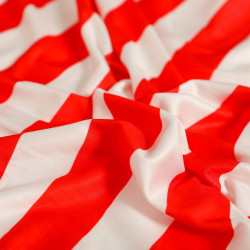 Stiilne Wally kostüüm naistele: paistke silma triipudega!